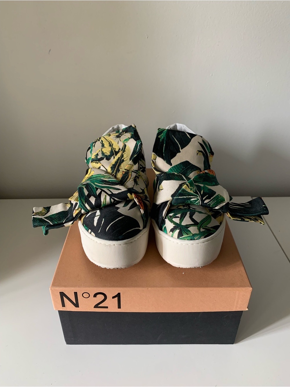 Women’s Floral Canvas Slip-On Sneakers in Green/Black